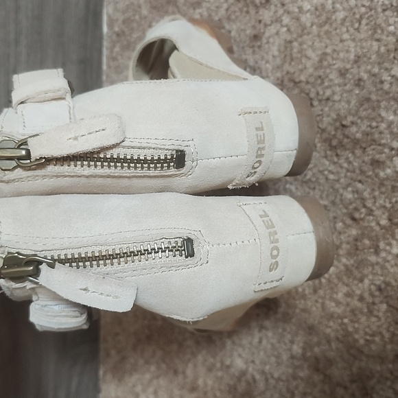 Sorel Joanie II Sandals In Oatmeal - Picture 8 of 13